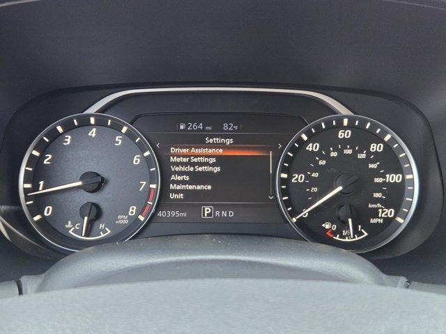 Used 2022 Glacier White Nissan  image 13