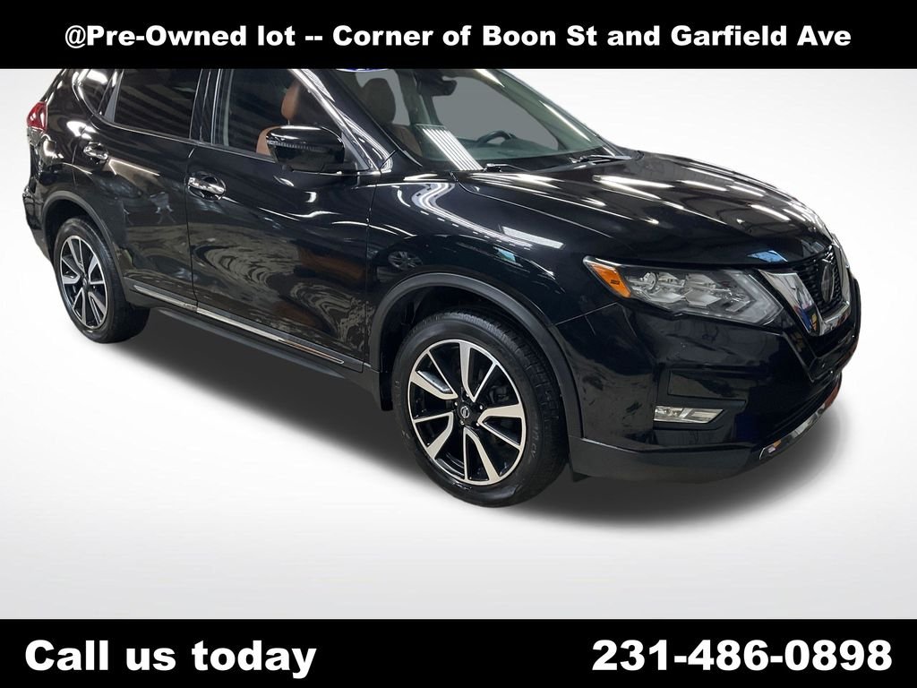 Used 2019  Nissan SL image 7