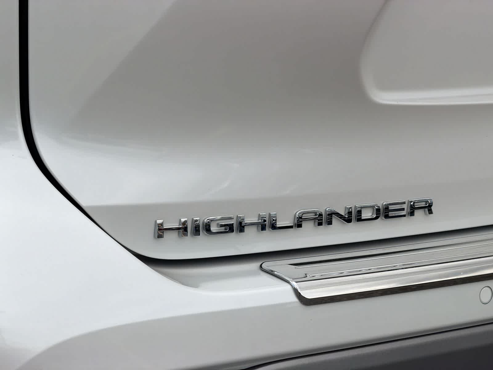 Used 2023 Wind Chill Pearl Toyota Platinum image 13