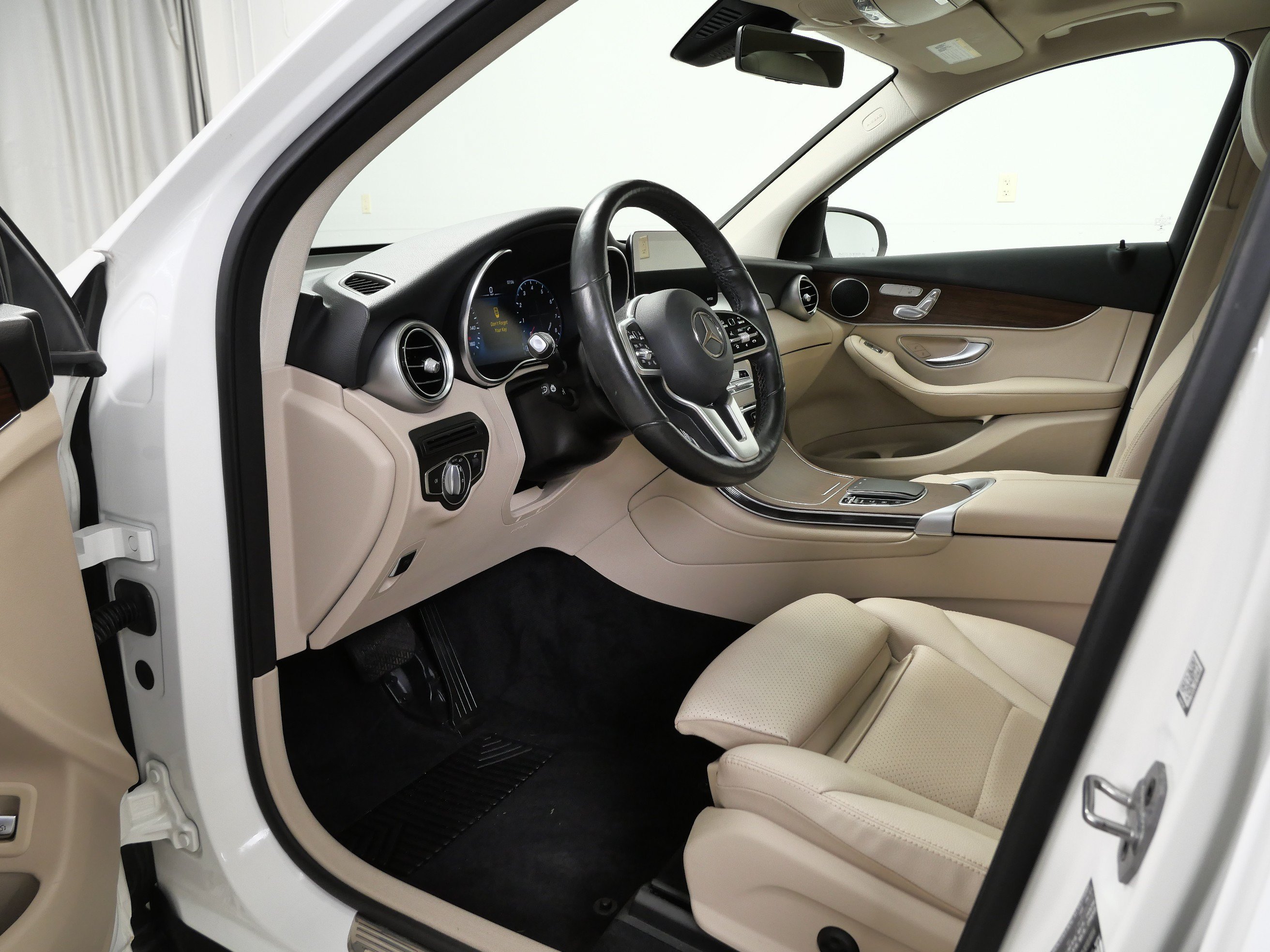 Used 2021 Polar White Mercedes-Benz GLC 300 image 14