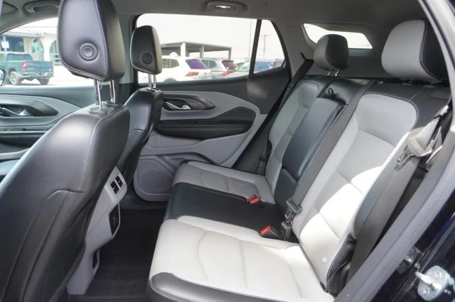 Used 2022  GMC SLT image 21