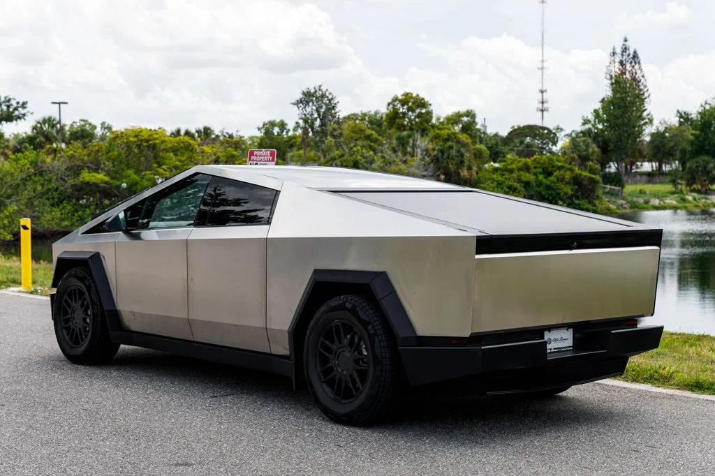 Used 2025 Silver Tesla Base image 5