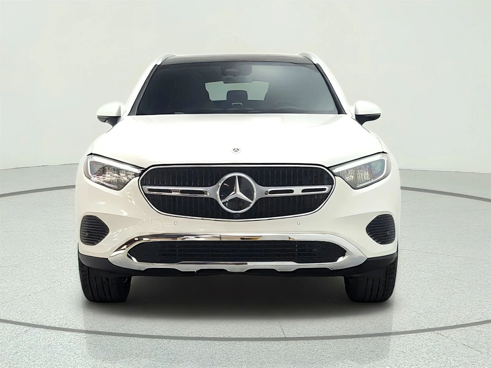 Used 2025 Polar White Mercedes-Benz GLC 350e 4MATIC® SUV image 2