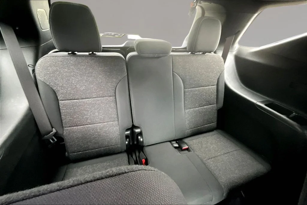 Used 2025 Sterling Gray Metallic Chevrolet LT image 24