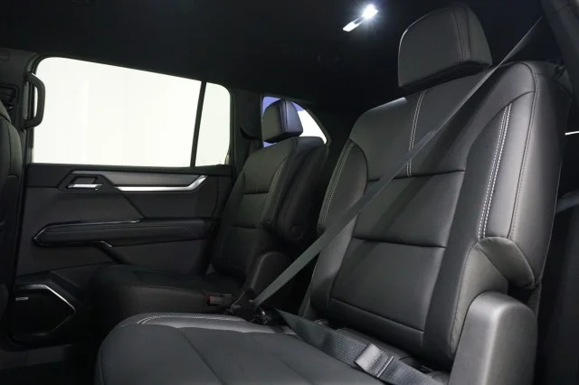 New 2026 Sterling Metallic GMC Elevation image 18
