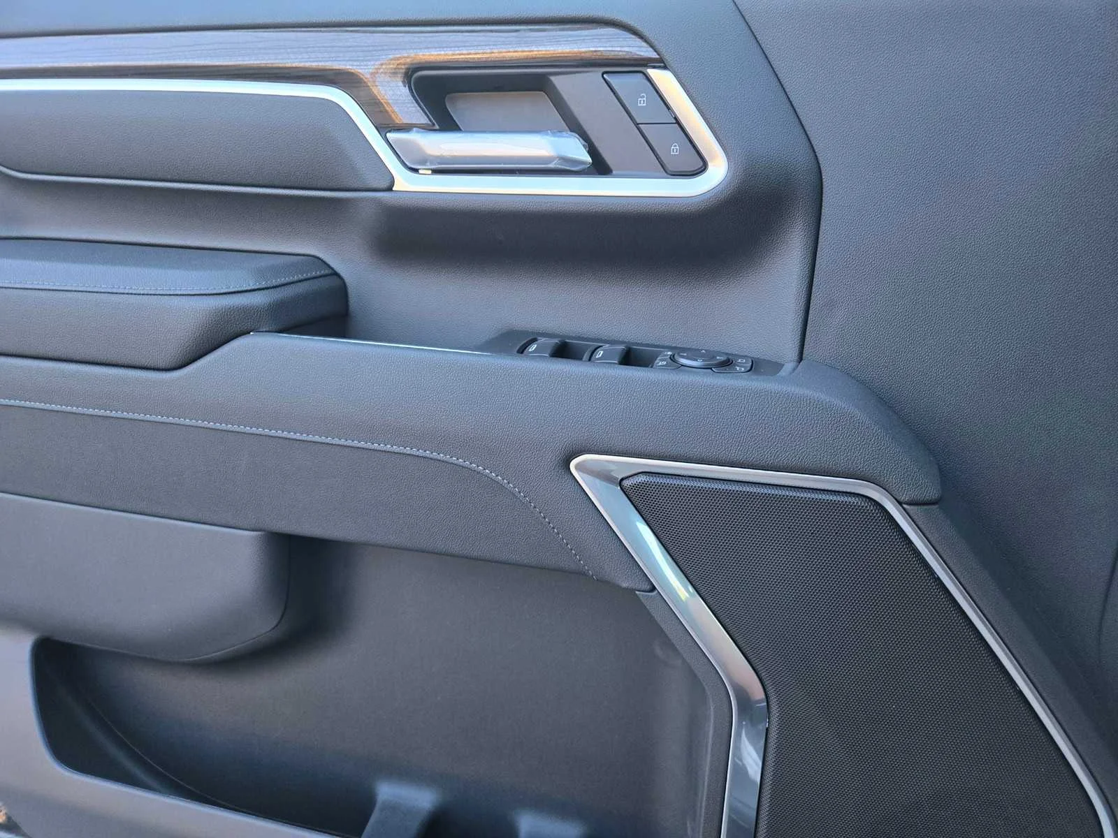 New 2026 Black Chevrolet LT image 19