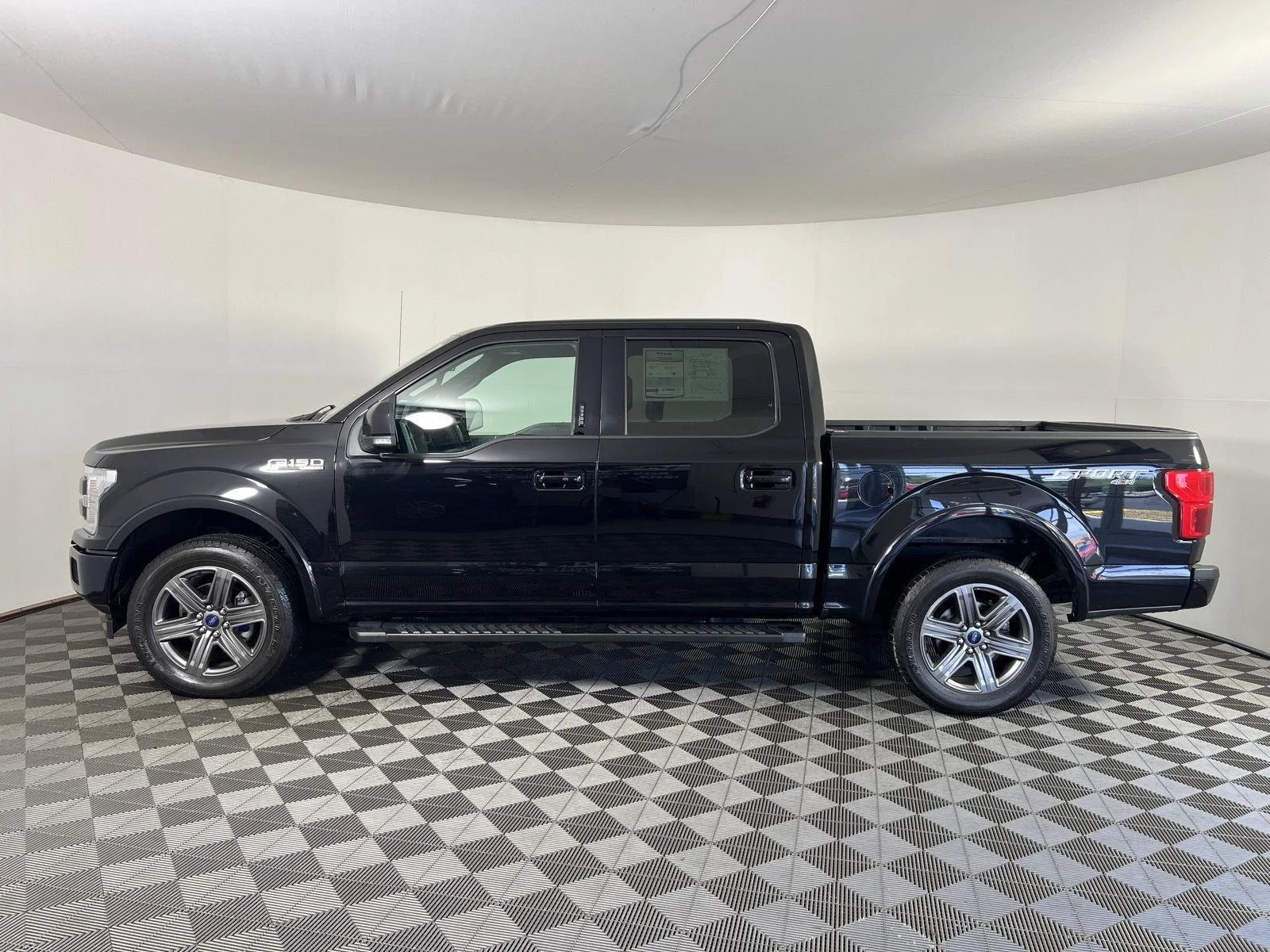 Used 2020 Agate Black Ford LARIAT image 6