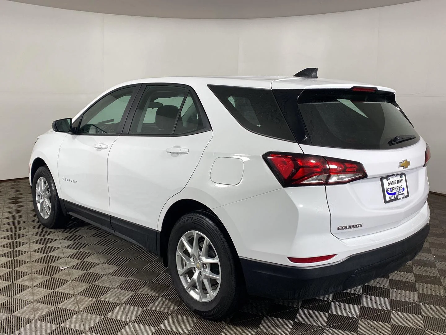 Used 2024 Summit White Chevrolet LS image 4