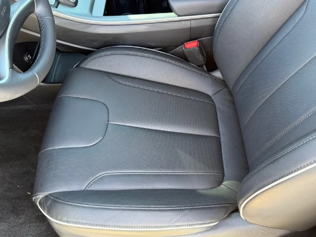 Used 2025 Graphite Hyundai XRT image 12