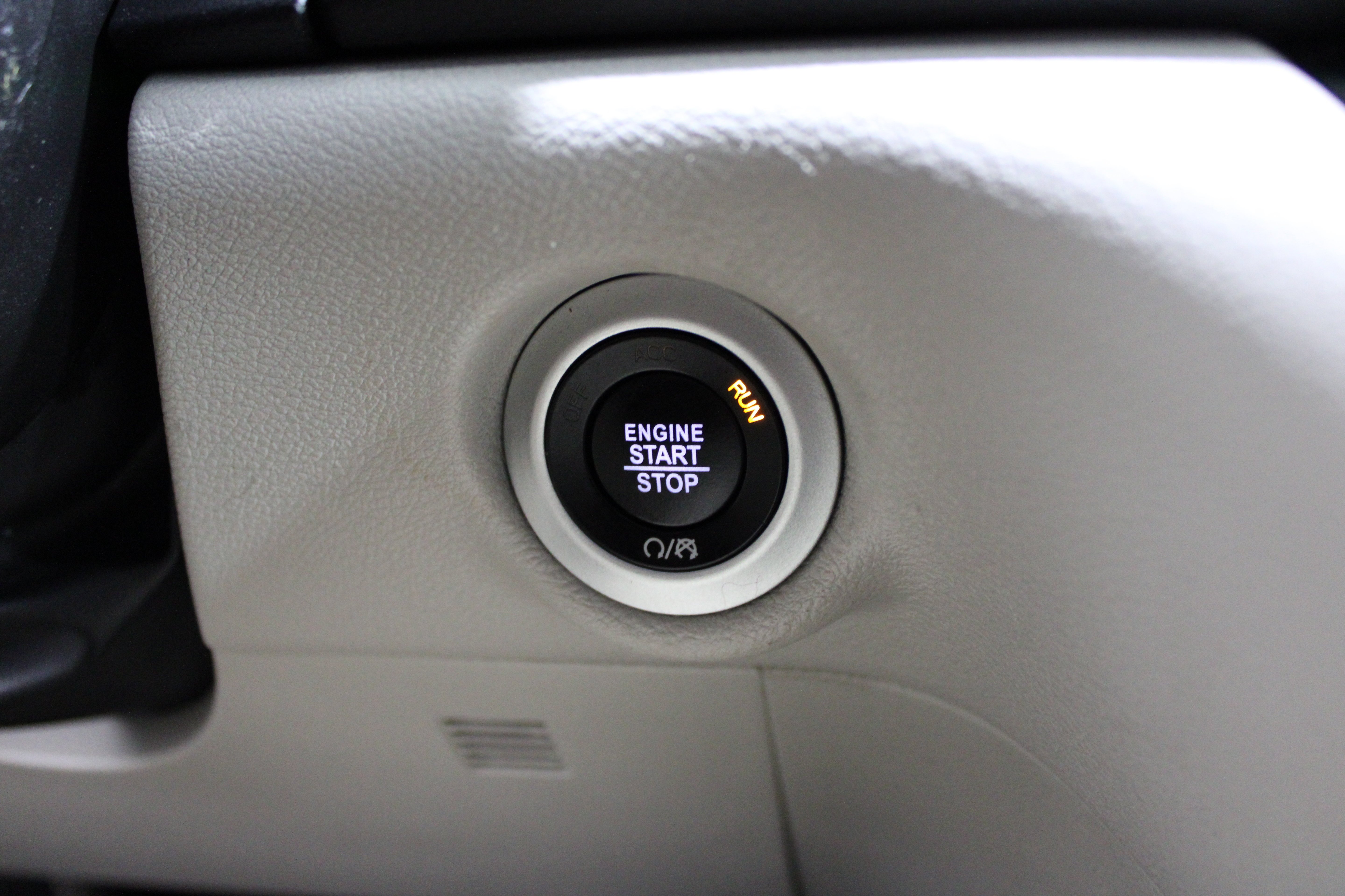 Used 2024 Bright White Clearcoat Chrysler Touring L image 17