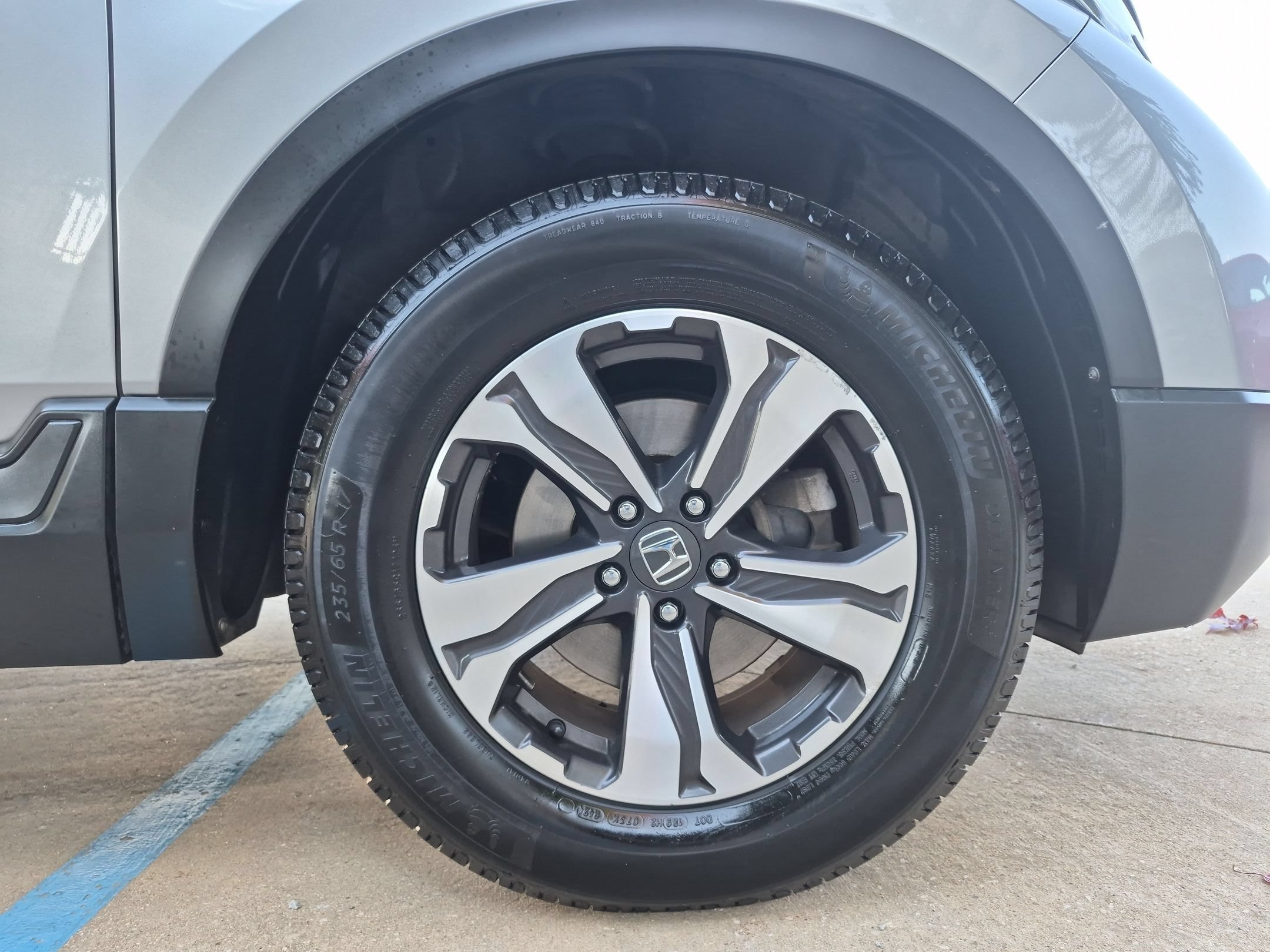 Certified Used 2018 Silver Honda LX image 30