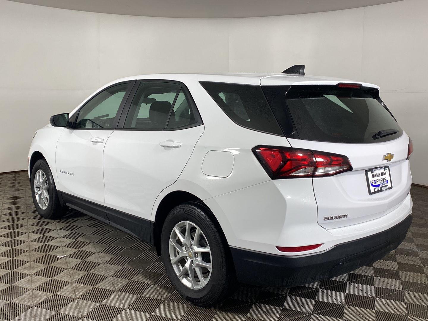 Used 2024 Summit White Chevrolet LS image 4