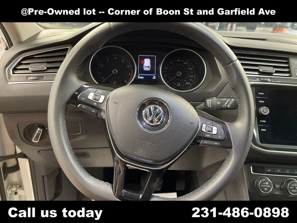 Used 2020 White Volkswagen 2.0T SE image 22