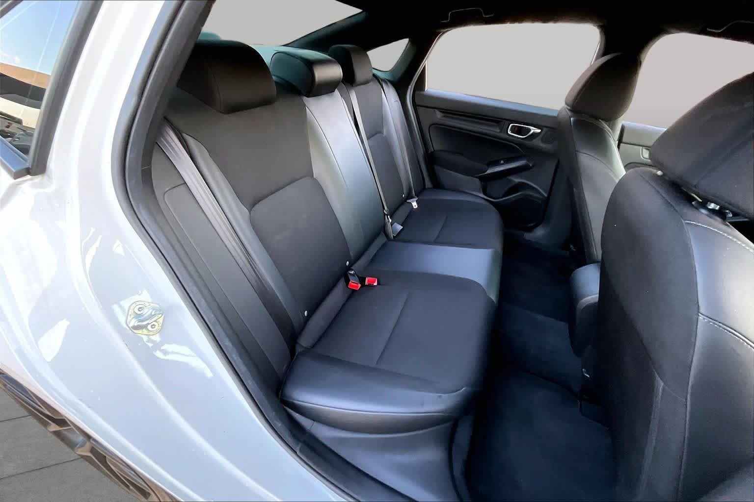 Used 2022 Platinum White Pearl Honda Sport image 18