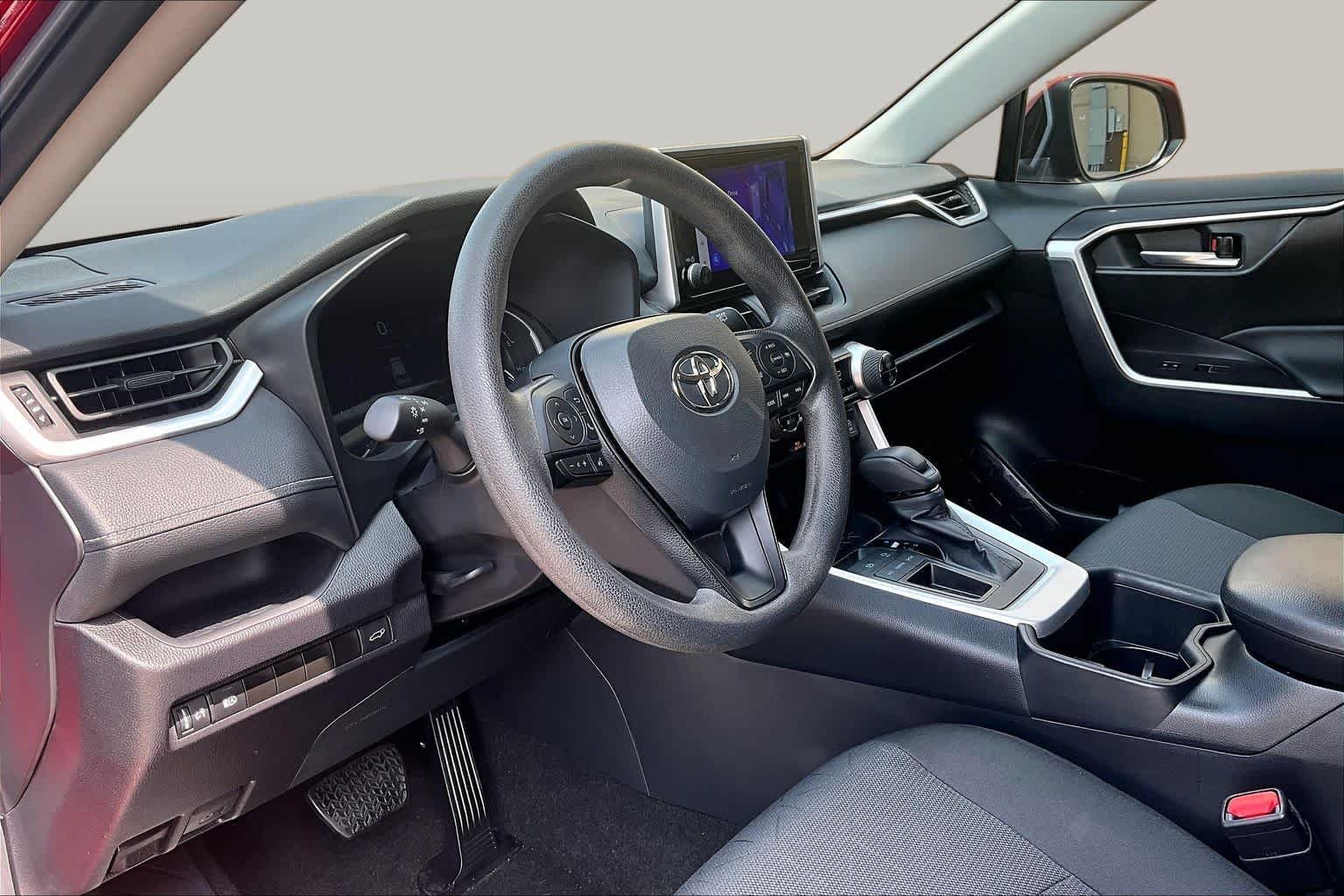 Used 2025 Ruby Flare Pearl Toyota XLE image 18