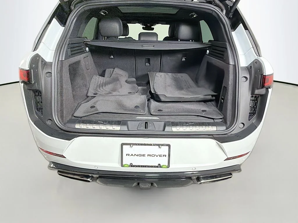 Certified Used 2024 White Land Rover Dynamic SE image 28