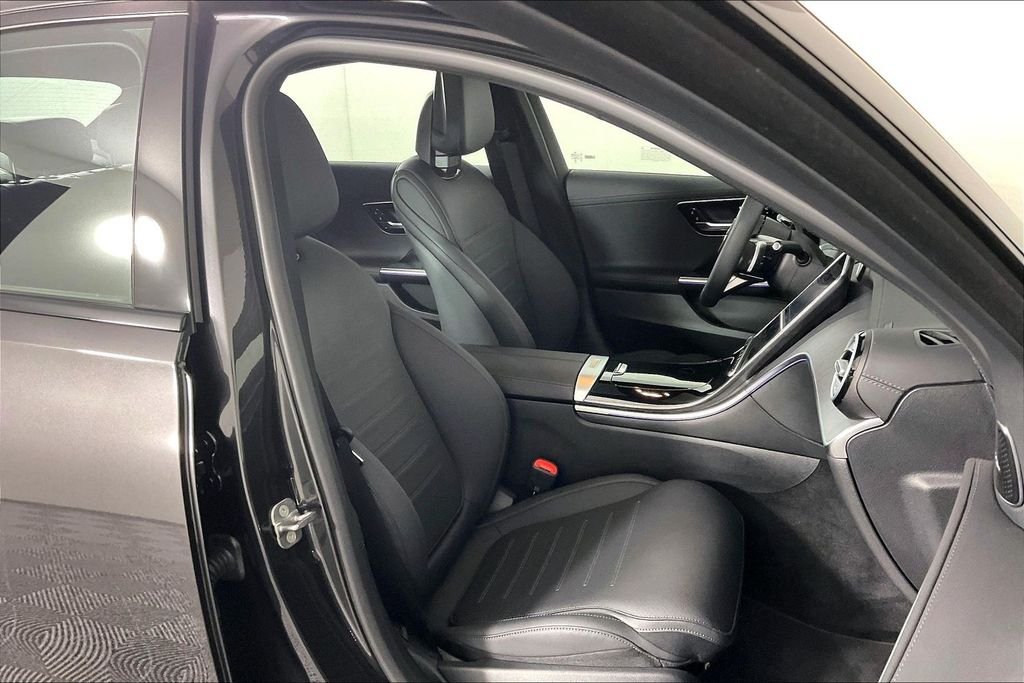 2026 Mercedes-Benz C-Class Sedan C 300 - Photo 7