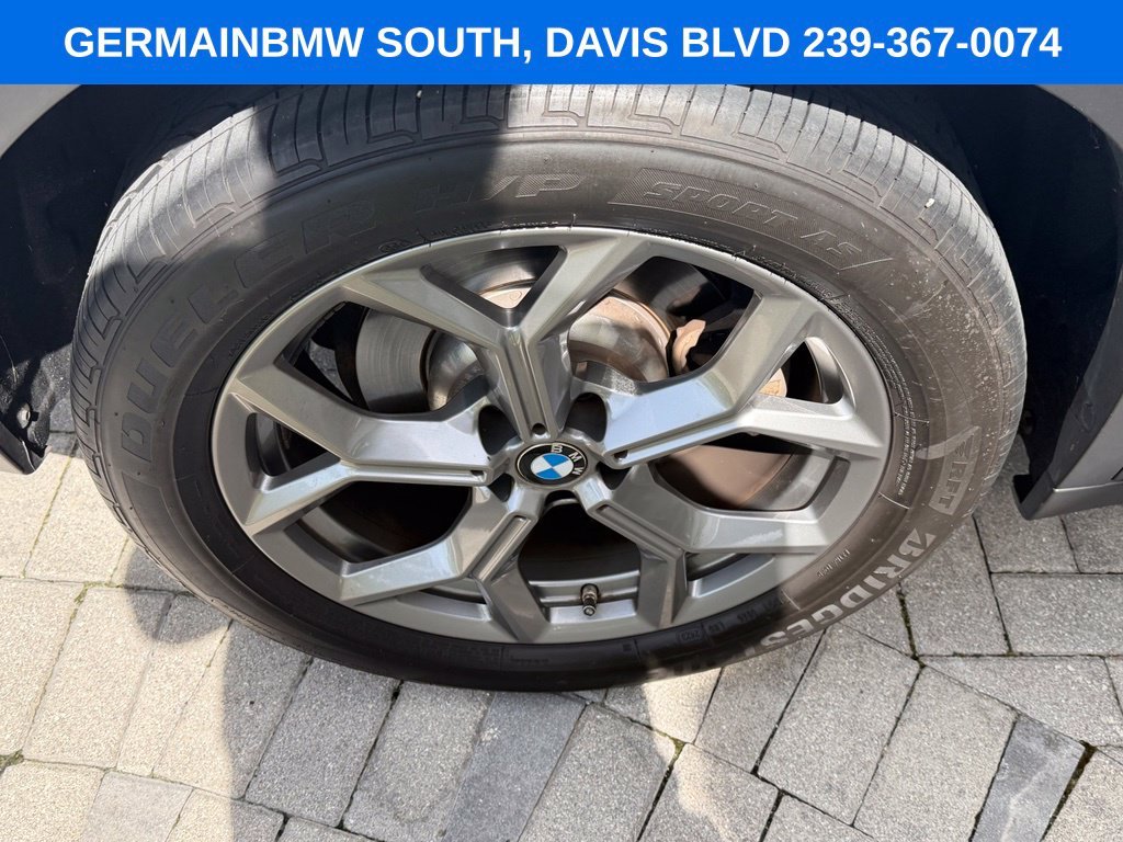 Used 2021 Glacier Silver Metallic BMW sDrive30i image 9