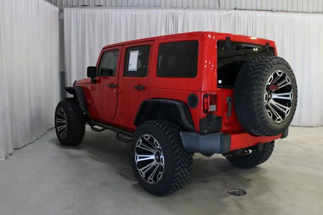 Used 2018 Red Jeep Unlimited Sahara image 31