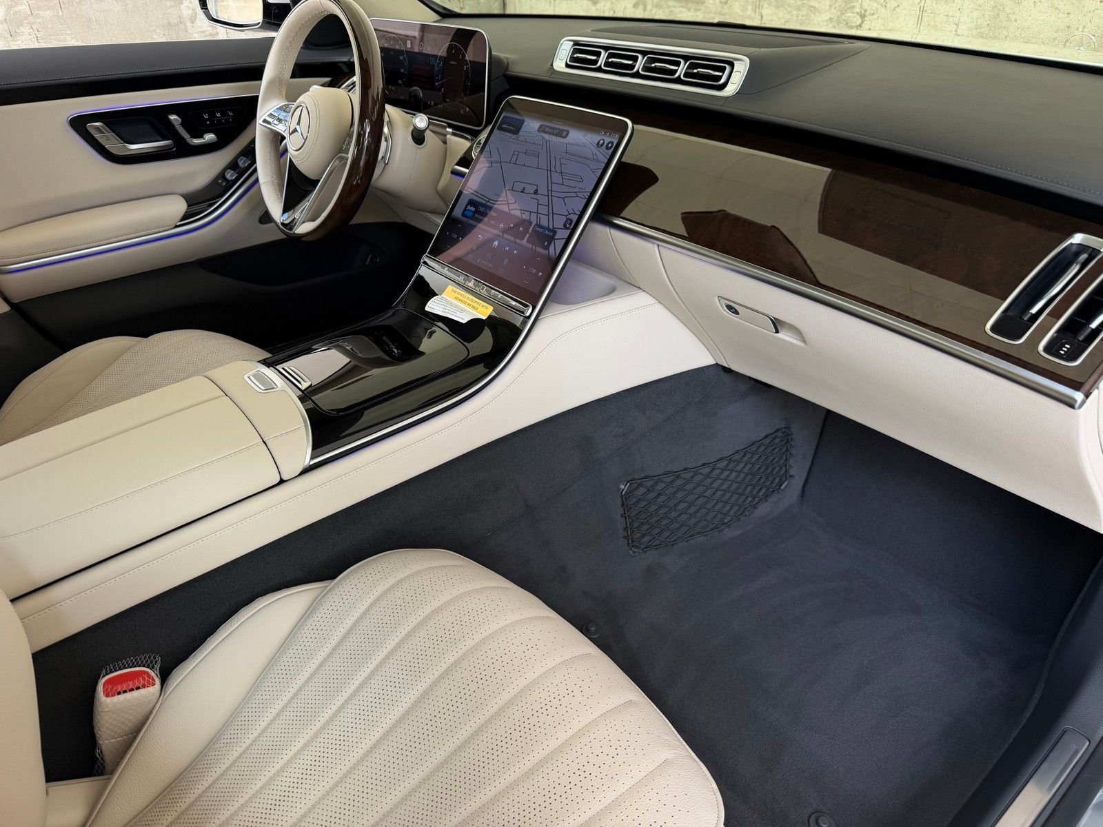 New 2026 MANUFAKTUR Moonlight White Metallic Mercedes-Benz S 500 image 15
