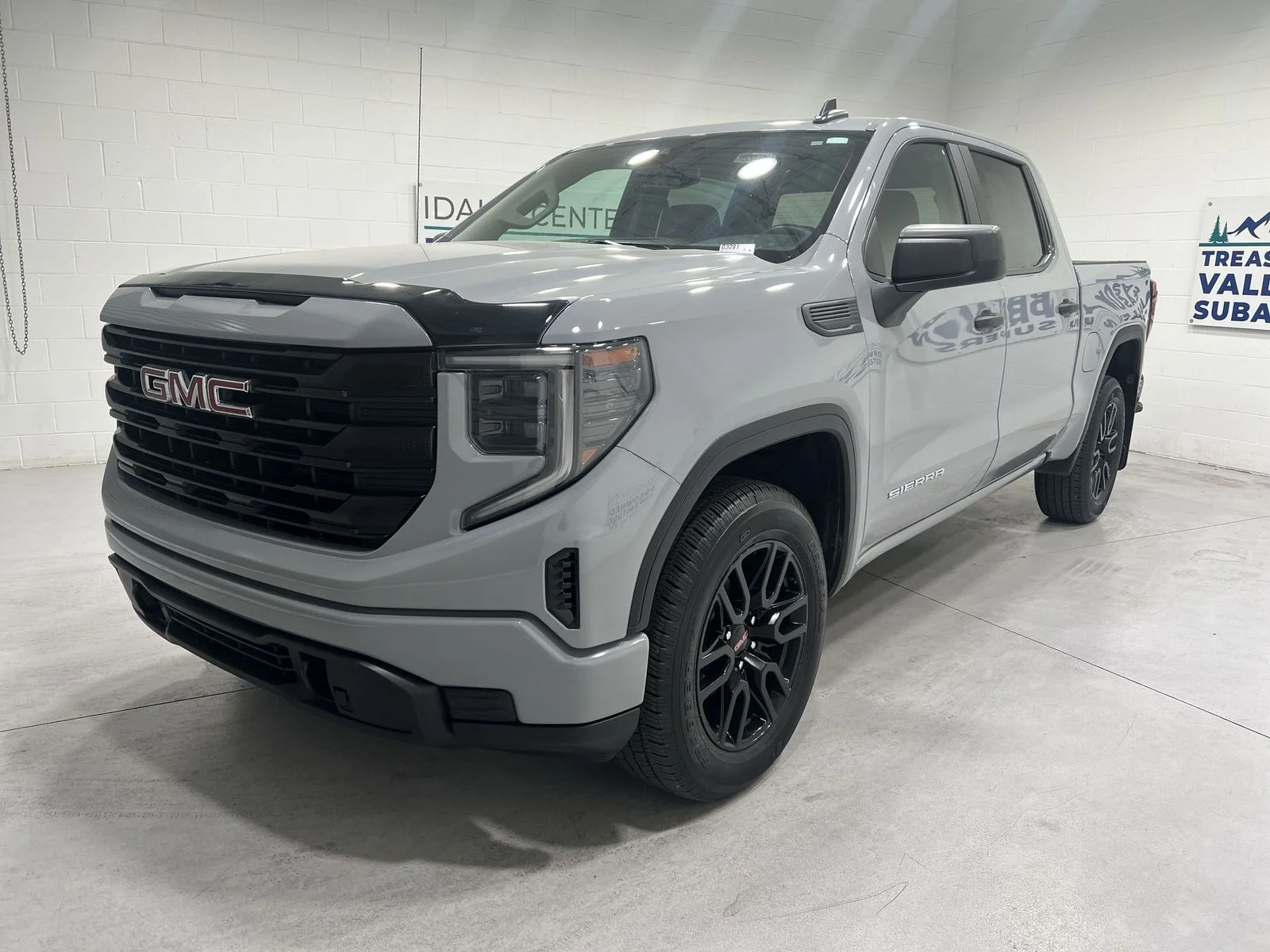 Used 2024 Gray GMC Pro image 4