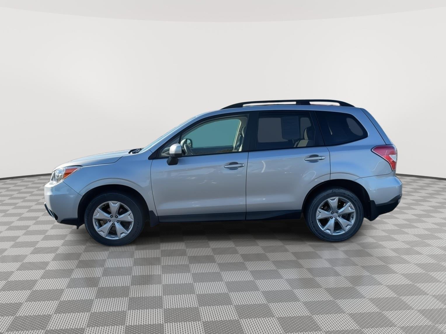Used 2015 Ice Silver Metallic Subaru 2.5i Premium image 4