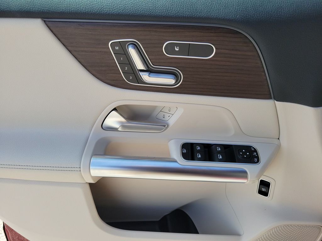 New 2026 MANUFAKTUR Patagonia Red Metallic Mercedes-Benz GLA 250 image 19