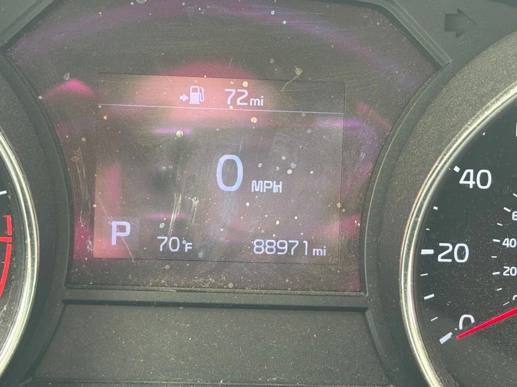 Used 2020 White Kia L image 6