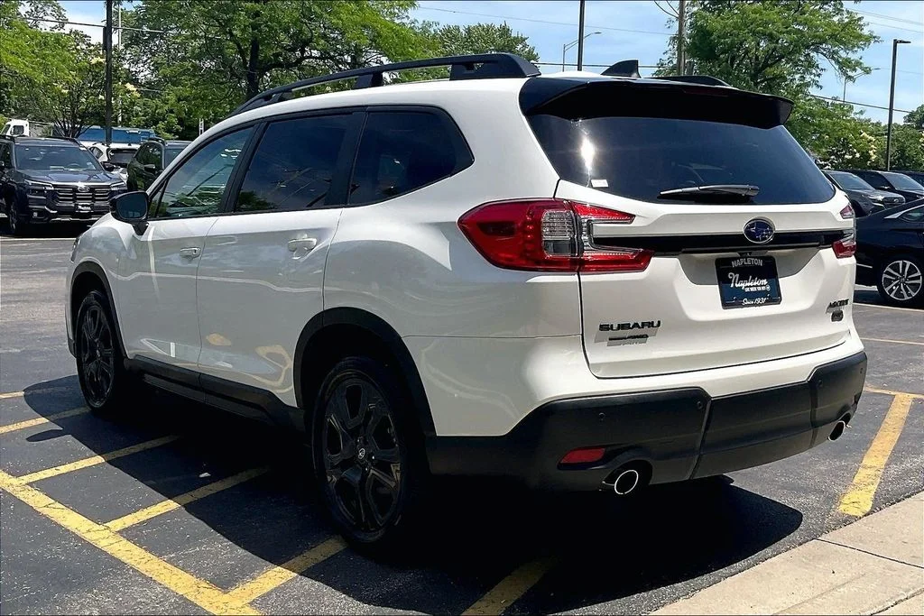 Used 2025 White Subaru Onyx Edition image 13