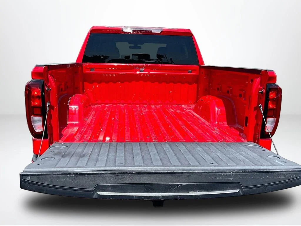 Used 2021 Red GMC Elevation image 17