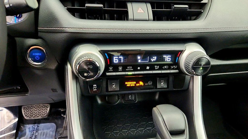 Used 2021 Lunar Rock Toyota Hybrid XLE AWD w/ Weather Package image 18