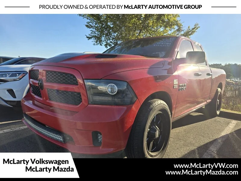 Used 2018 Flame Red Clearcoat RAM EXPRESS image 1