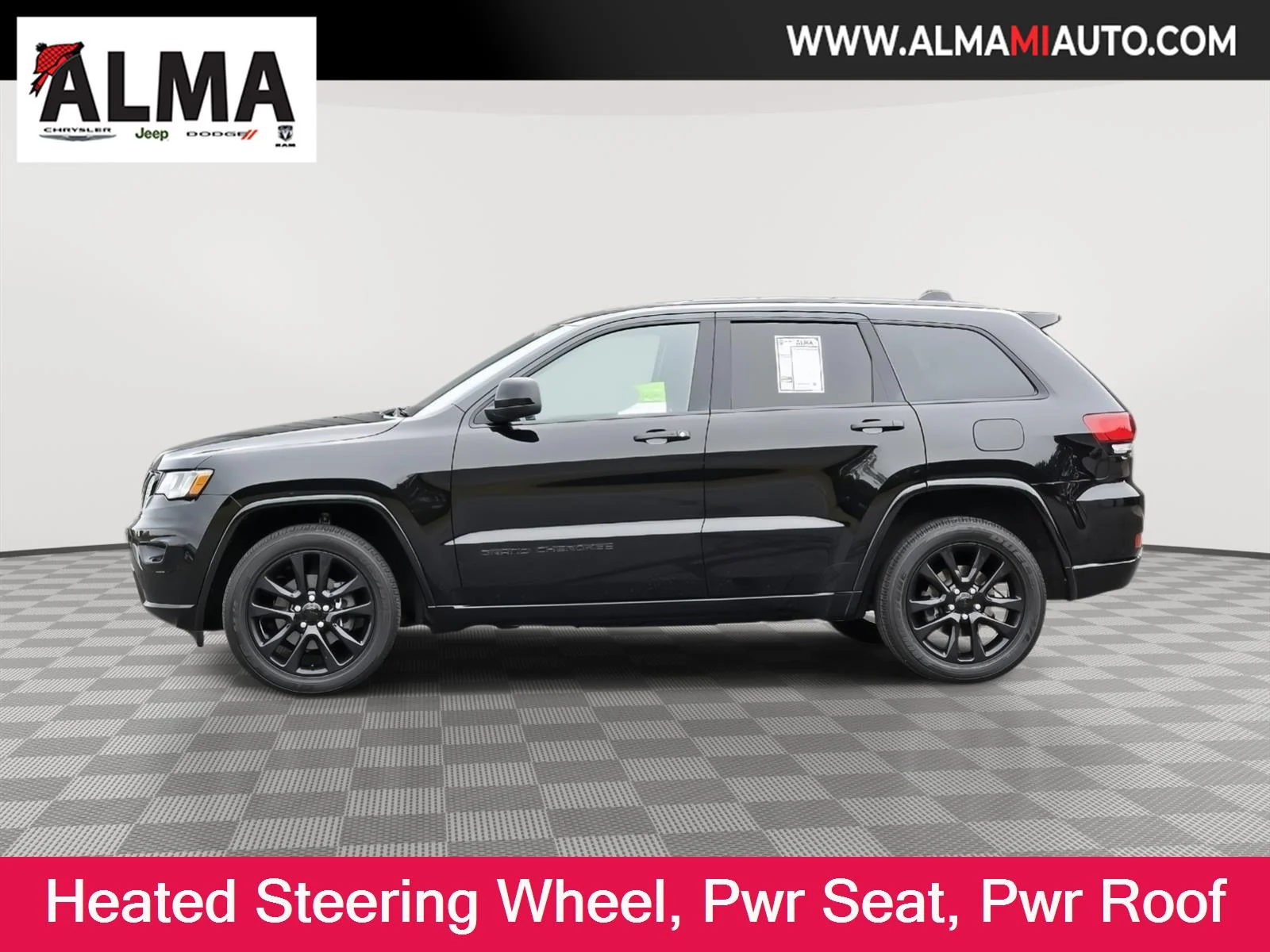 Certified Used 2019 Diamond Black Crystal Pearlcoat Jeep Altitude image 4