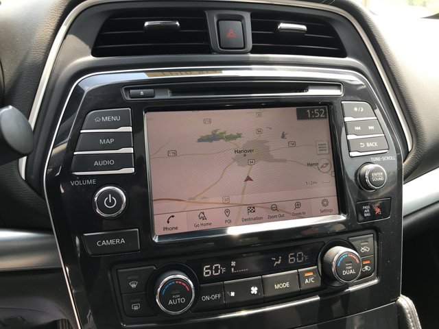 Used 2020 Brilliant Silver Metallic Nissan SL image 18