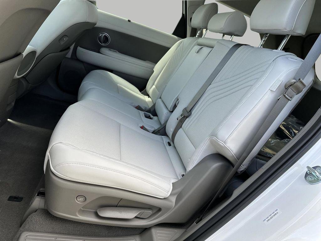 New 2026 Creamy White Pearl Hyundai SEL FWD image 22