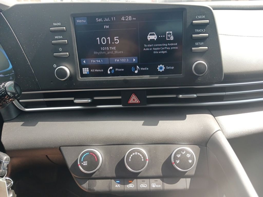 Used 2025 White Hyundai SE image 24