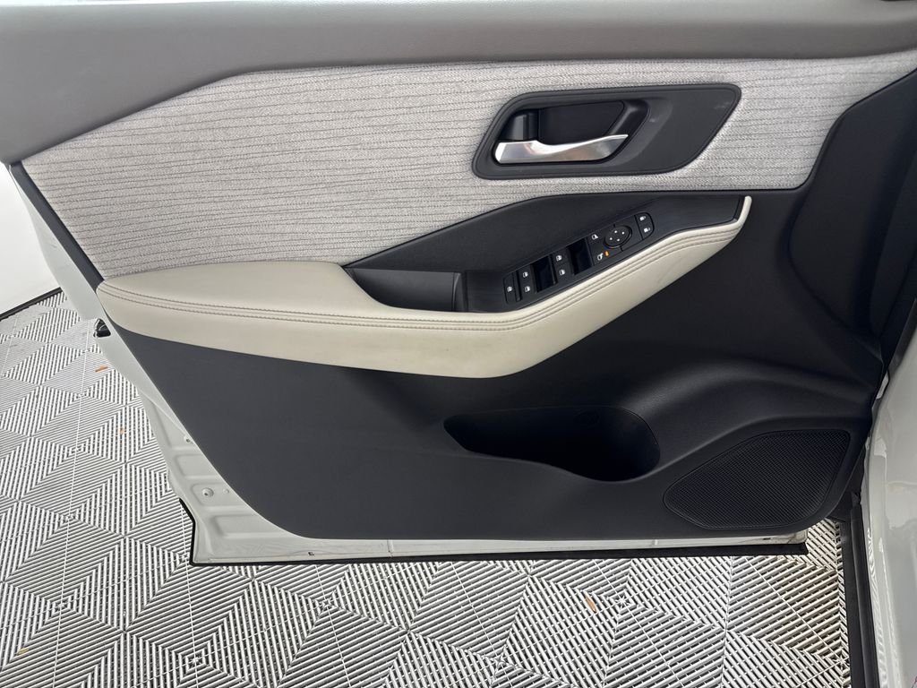 2023 Nissan Rogue SV - Photo 10