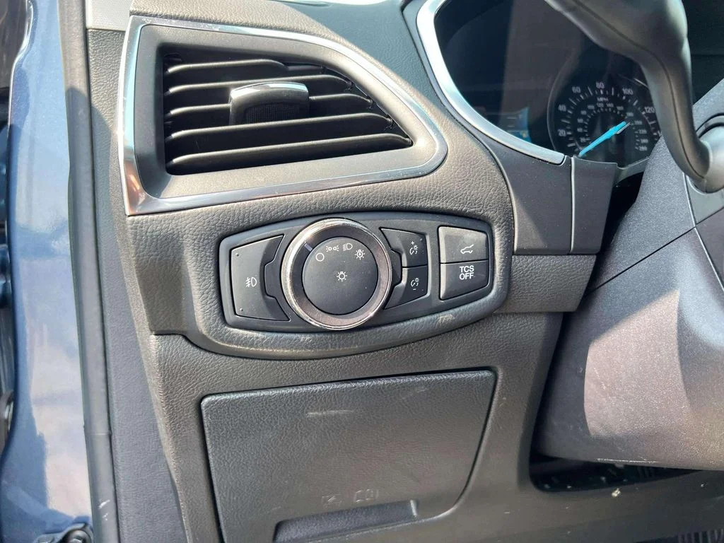 Used 2019 Blue Metallic Ford Titanium image 13