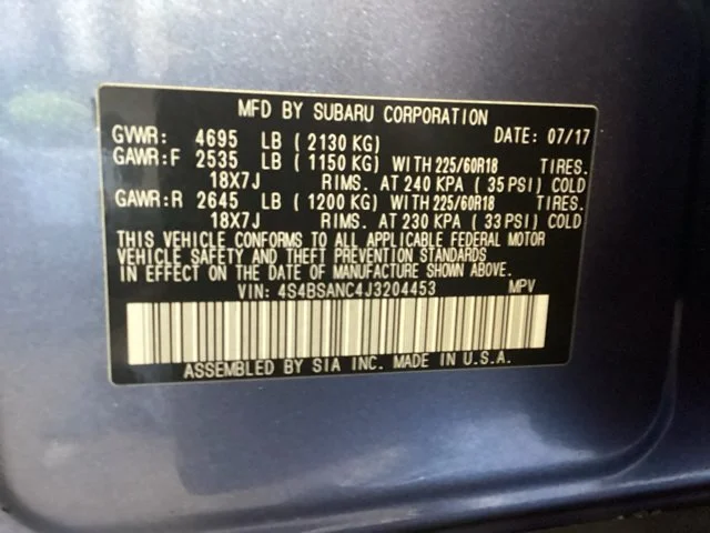 Used 2018 Twilight Blue Metallic Subaru Limited image 16