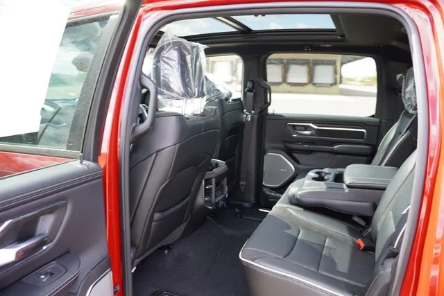 New 2026 Molten Red Pearl-Coat Exterior Paint RAM Laramie image 12