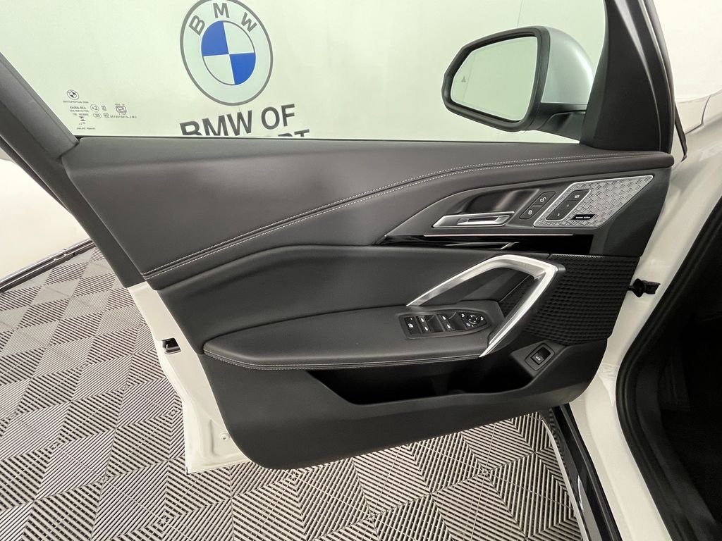 Used 2024 White BMW xDrive28i image 27