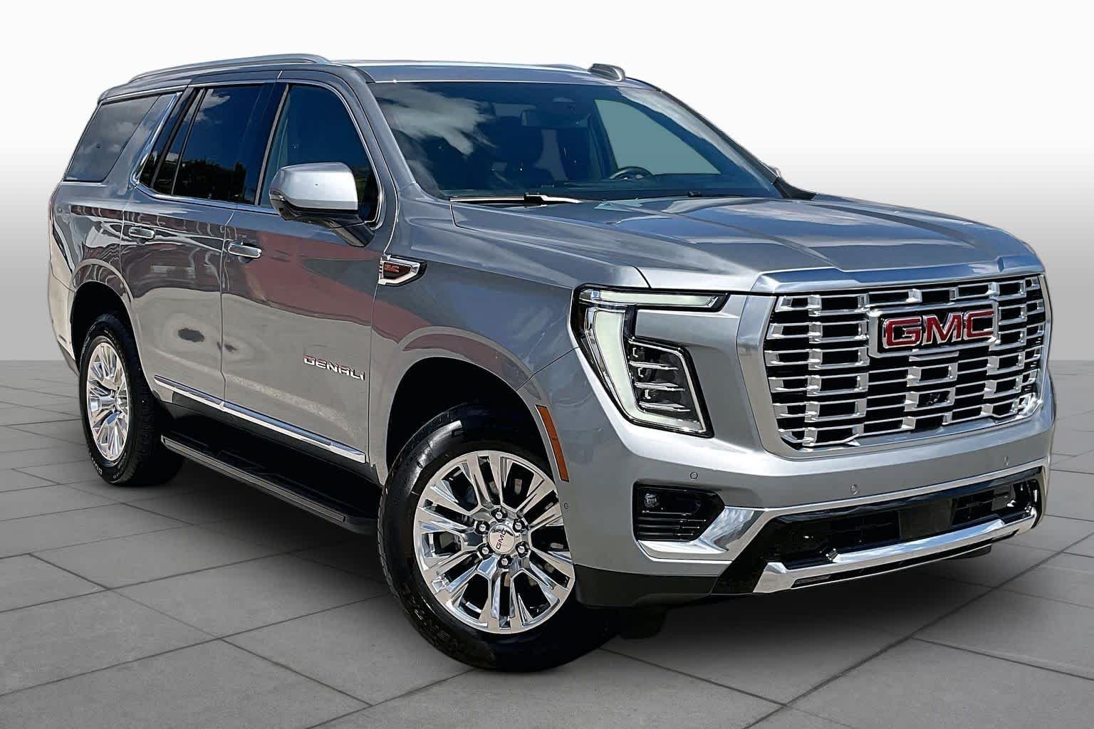 Used 2025 Sterling Metallic GMC Denali image 3