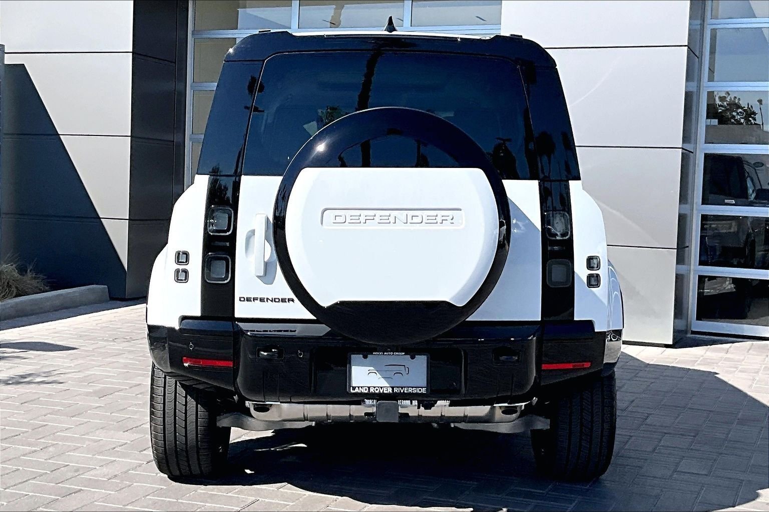 New 2026 Fuji White Land Rover X-Dynamic SE image 4