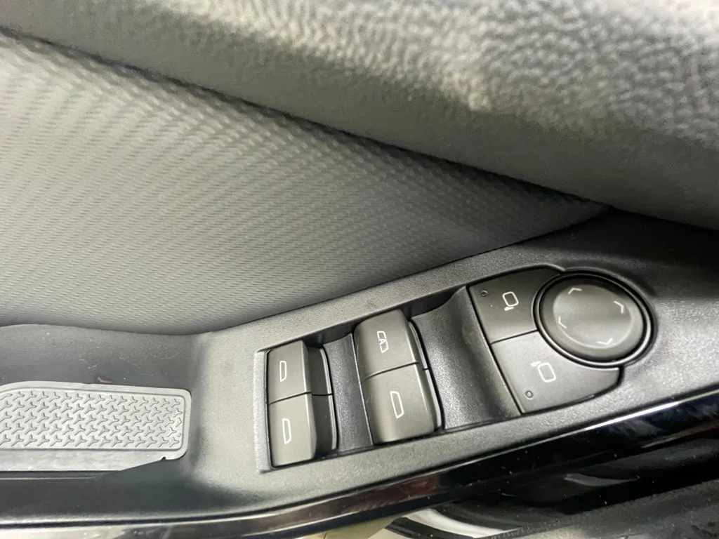 2026 Chevrolet Equinox LT - Photo 14