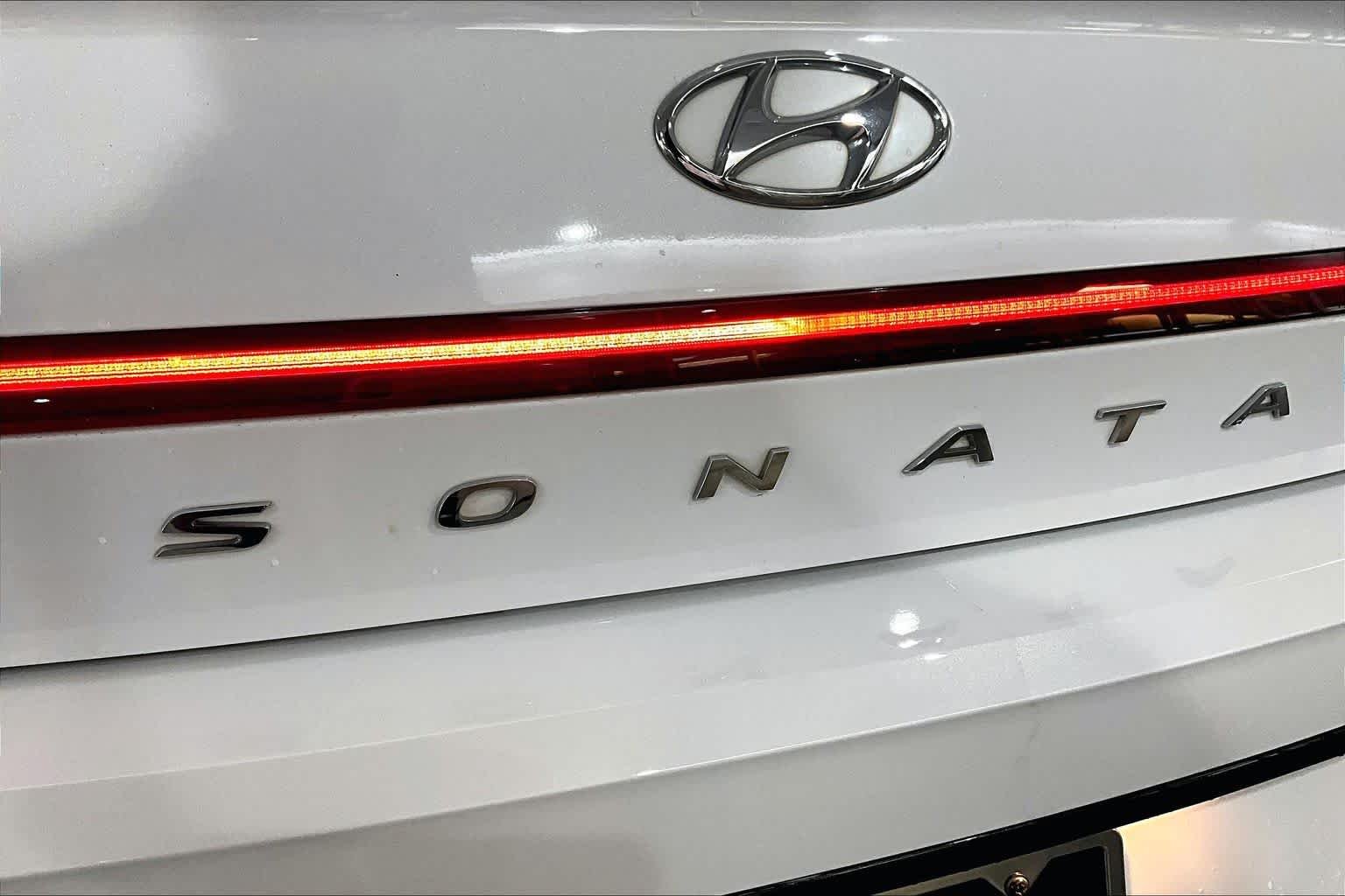 Used 2023 Serenity White Hyundai SEL image 10