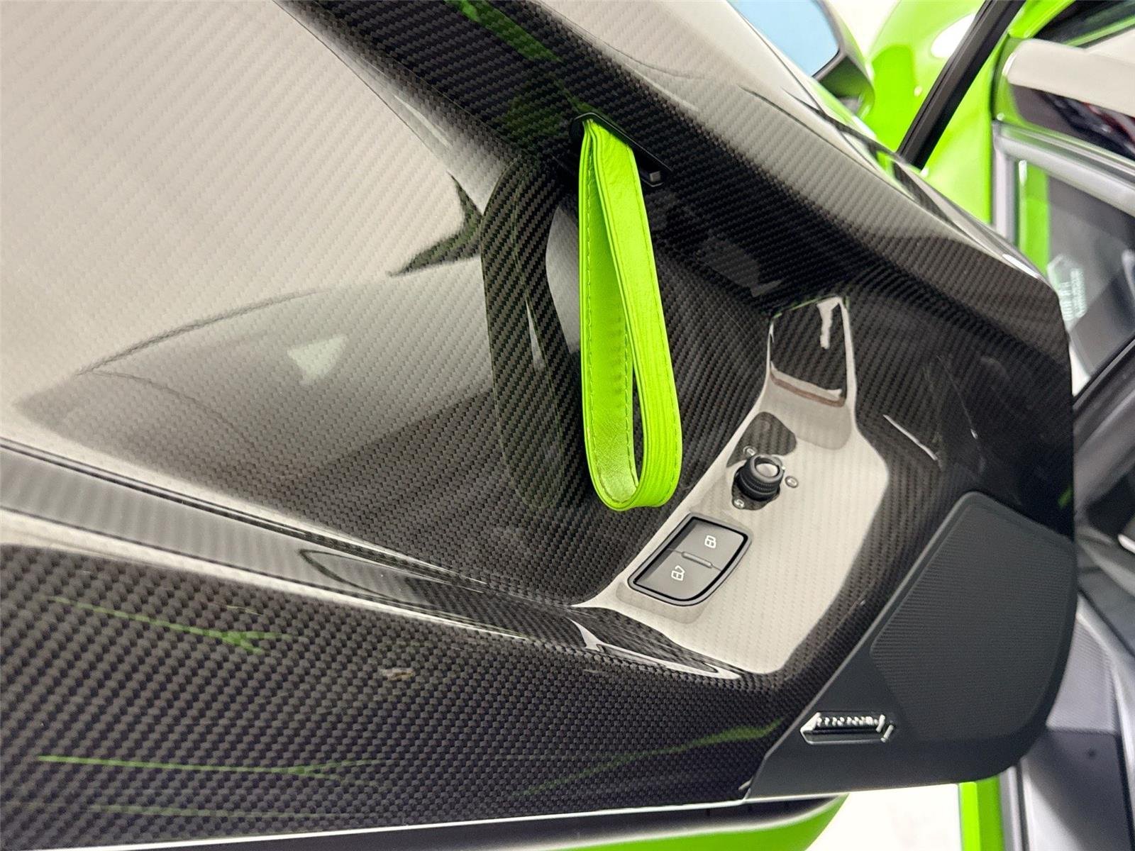 2021 Lamborghini Aventador - Photo 17