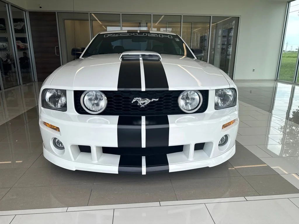 Used 2005 White Ford GT Deluxe image 7