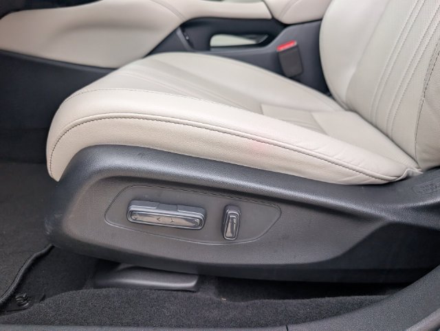 Used 2024 Gray Honda EX-L image 19