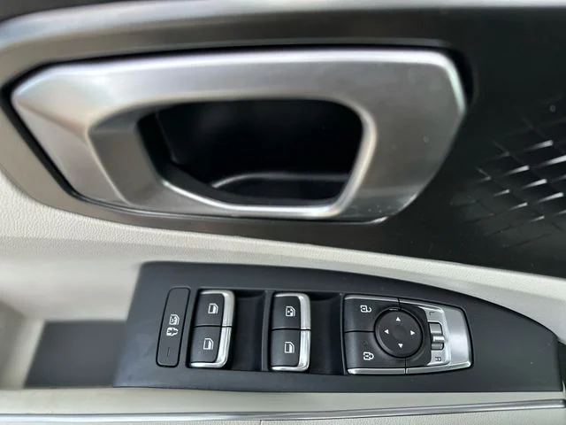 Used 2022 Gray Kia EX image 14