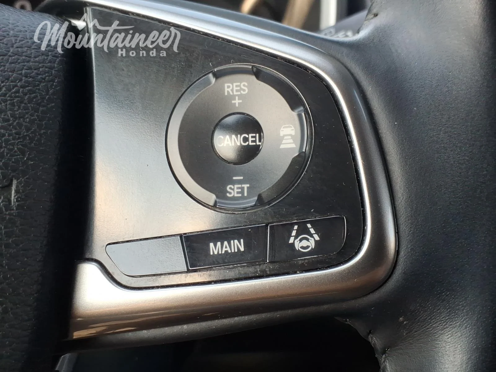 Used 2018 Obsidian Blue Pearl Honda EX-L image 30